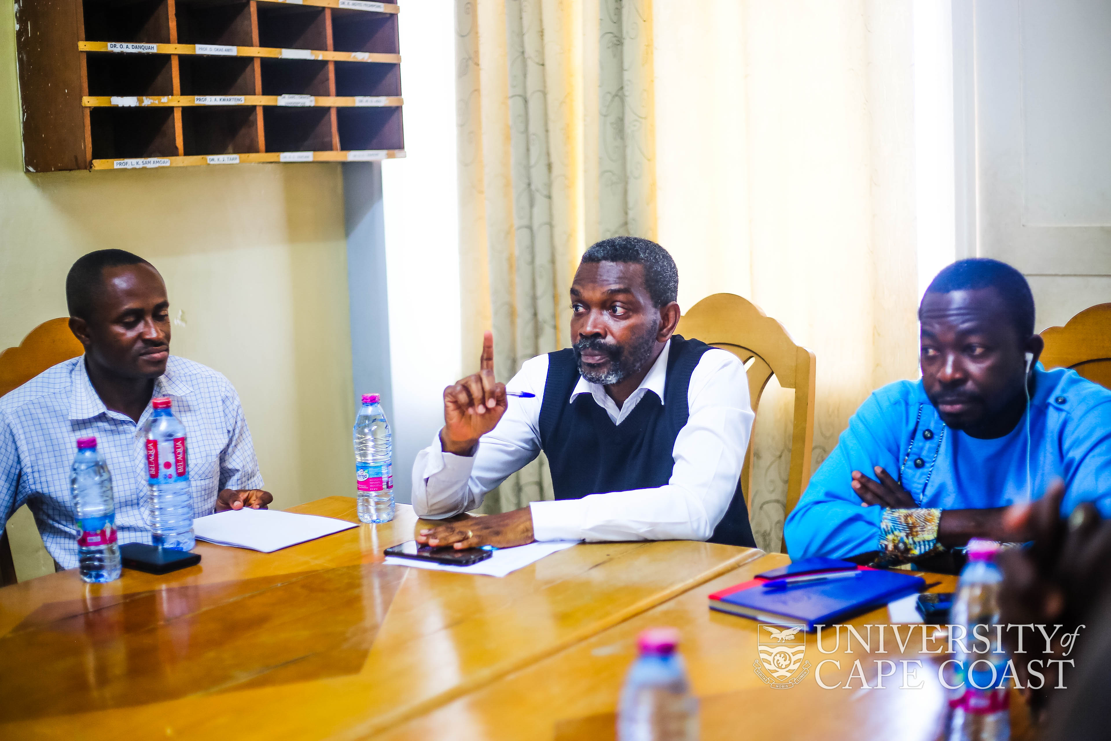 Dean, School of Agriculture, Prof. Henry Degraft Acquah (centre)