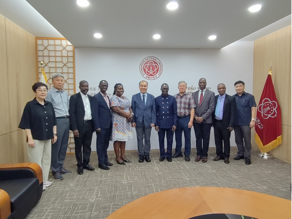 The delegation from UCC with top Management of KNU