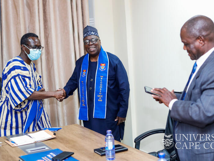 Vice-Chancellor, Prof. Johnson Nyarko Boampong shaking hands with the Director of the National Commission on Higher Education (NCHE) of the Republic of Liberia, Prof. Edward Lama Wonkeryor