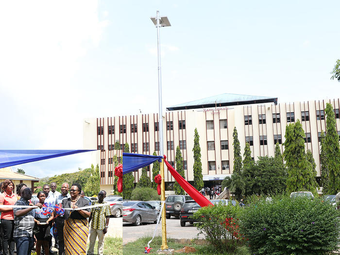 Prof. Dora Edu-Buandoh and Dr. Asamoah Bosomtwi cutting the tape at the inauguration ceremony
