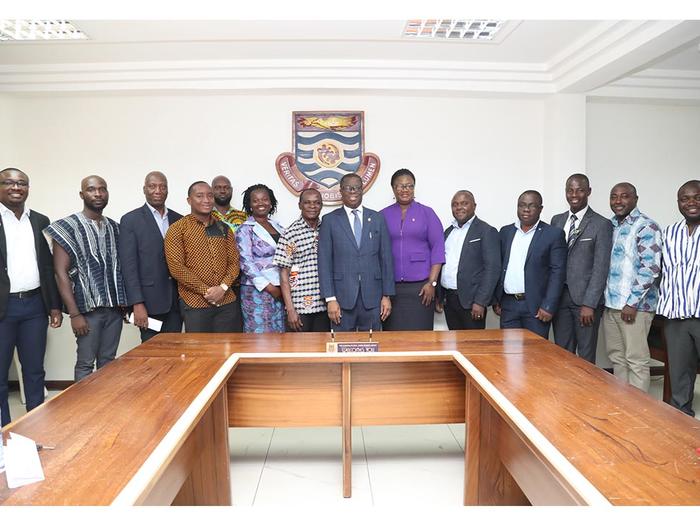 The Vice-Chancellor with members of the committee The Vice-Chancellor with members of the committee