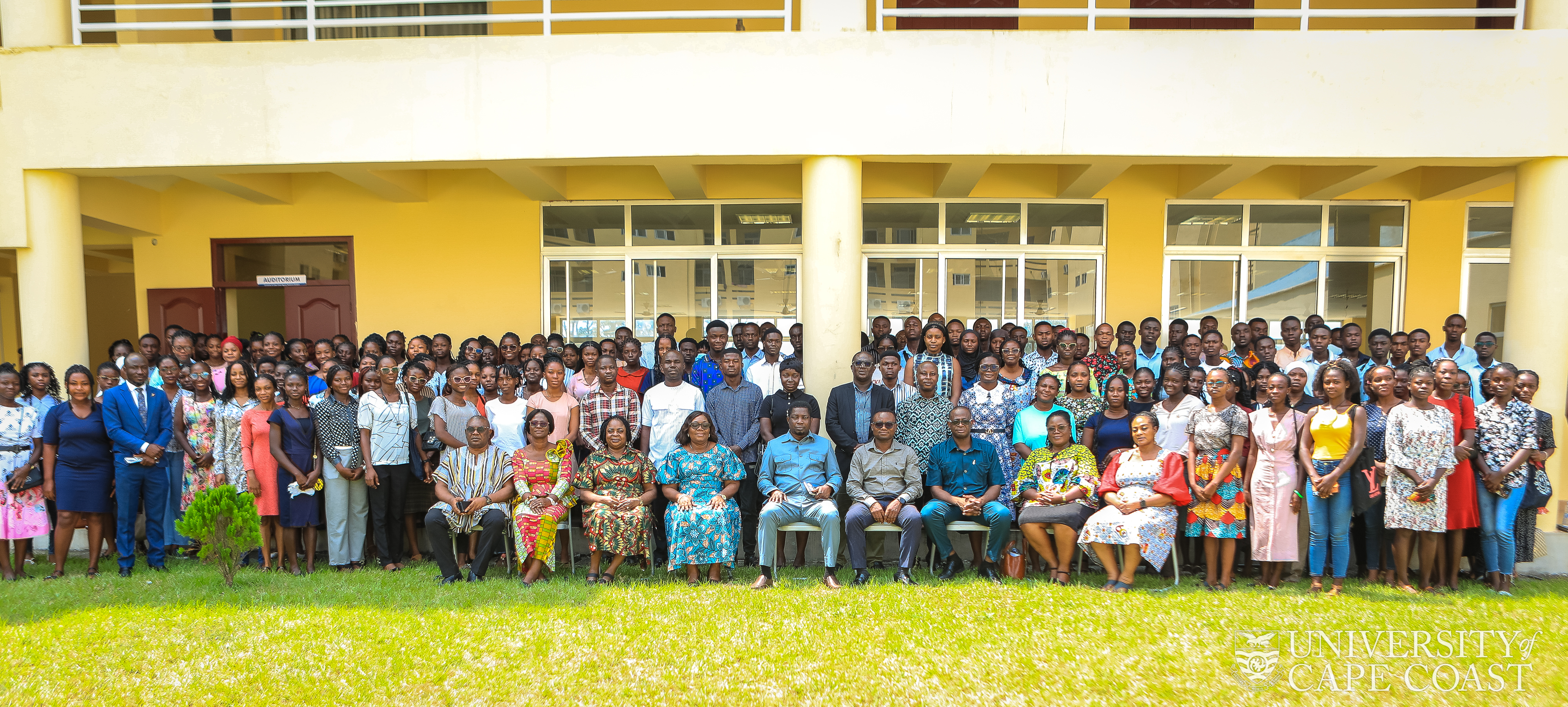 The Provost of CoDE and some officials of the University with fresh students of the Department of Nutrition and Dietetics